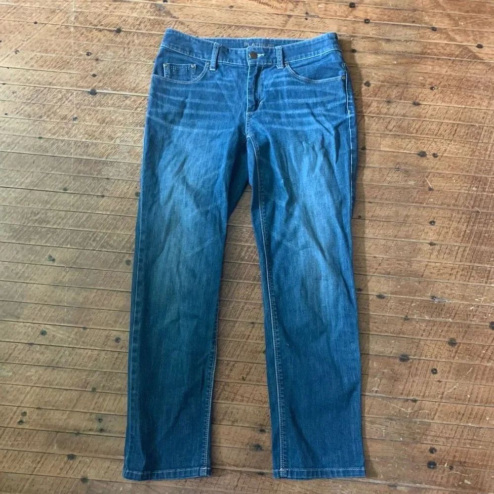 Chico’s Platinum 00/2 distressed dark wash ankle jeans